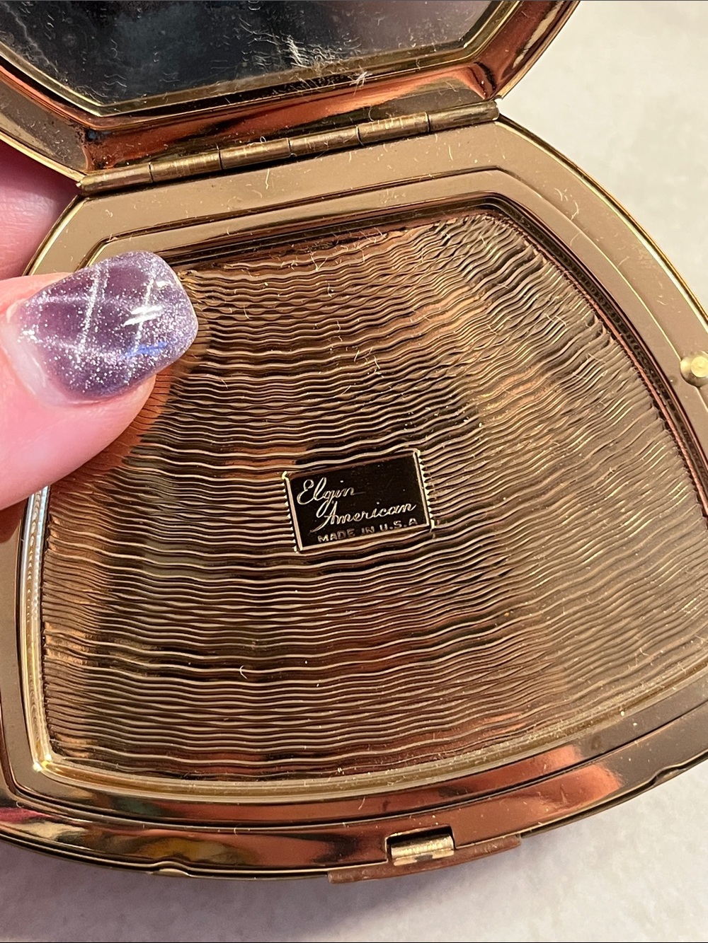 Vintage Elgin American Compact Mirror Powder Compact Floral Engraved Gold Tone - Picture 2 of 5